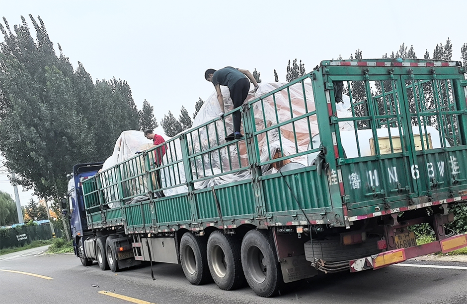 祝賀山（shān）東香蕉草莓丝瓜向日葵视频189台600KW瓦斯發電機（jī）組銷往（wǎng）貴州